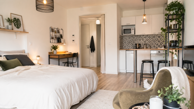 Studio meublé moderne et lumineux avec coin nuit, bureau et cuisine